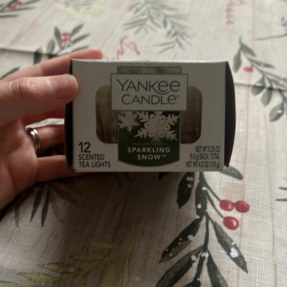 Yankee Candle Sparkling Snow Tea Light Candles